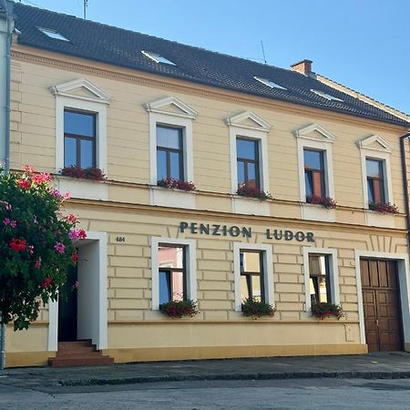 Strážnice Penzion Ludor מראה חיצוני תמונה